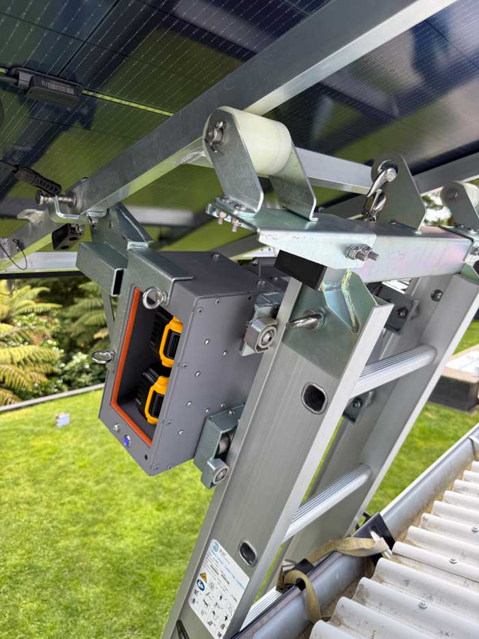Battery Ladder Hoist - Image 4